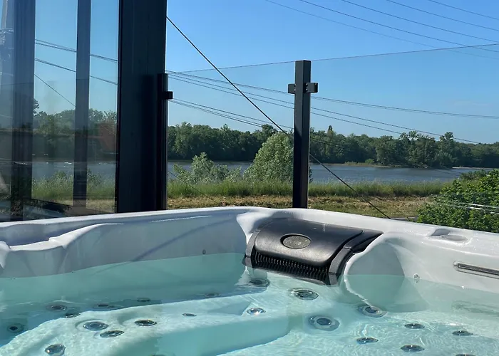 Jacuzzi Et Vue Sur Loire - Maison D\'Hotes L\'Odyssee