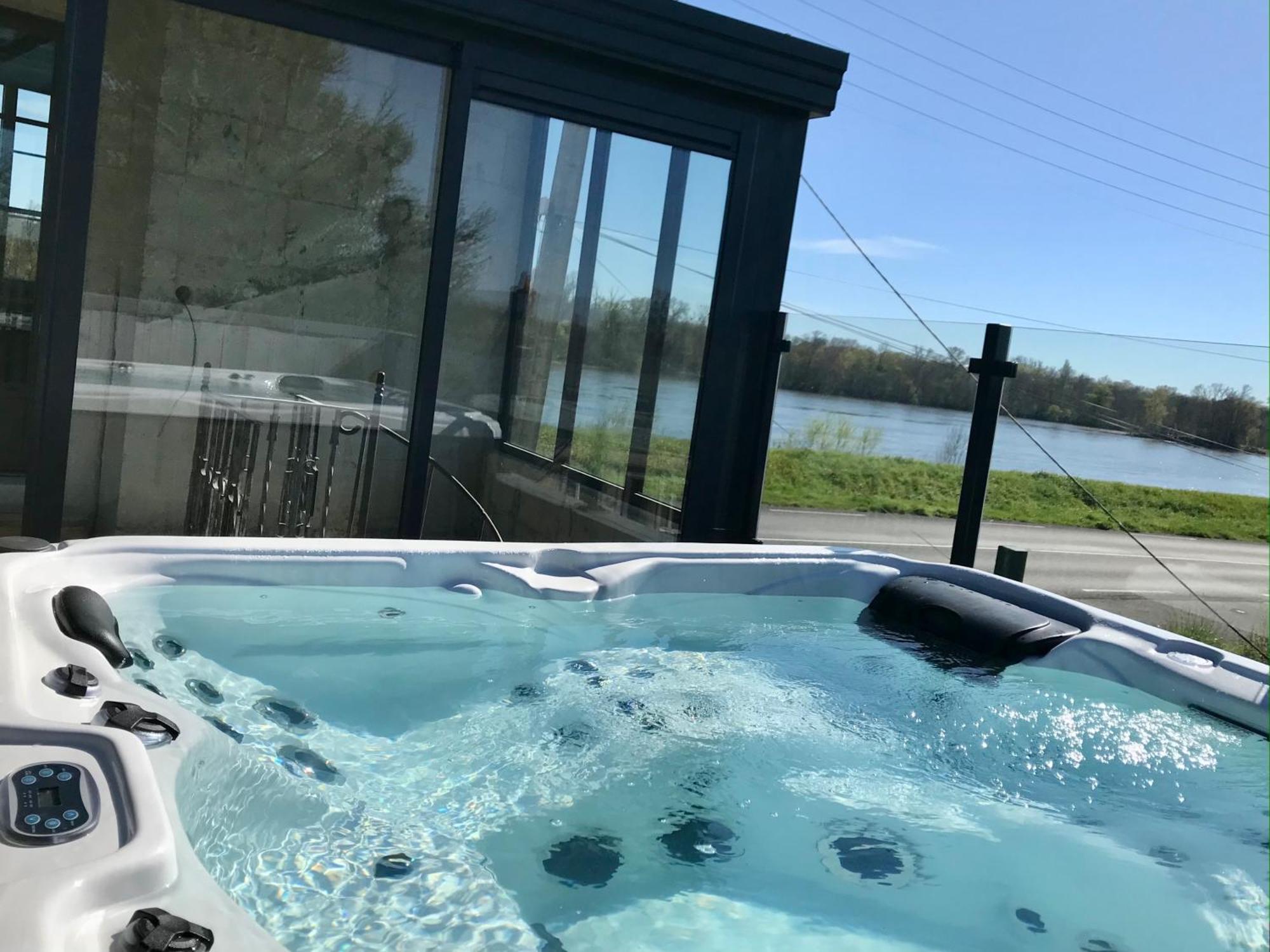 Jacuzzi Et Vue Sur Loire - L'odyssee La Chapelle-sur-Loire