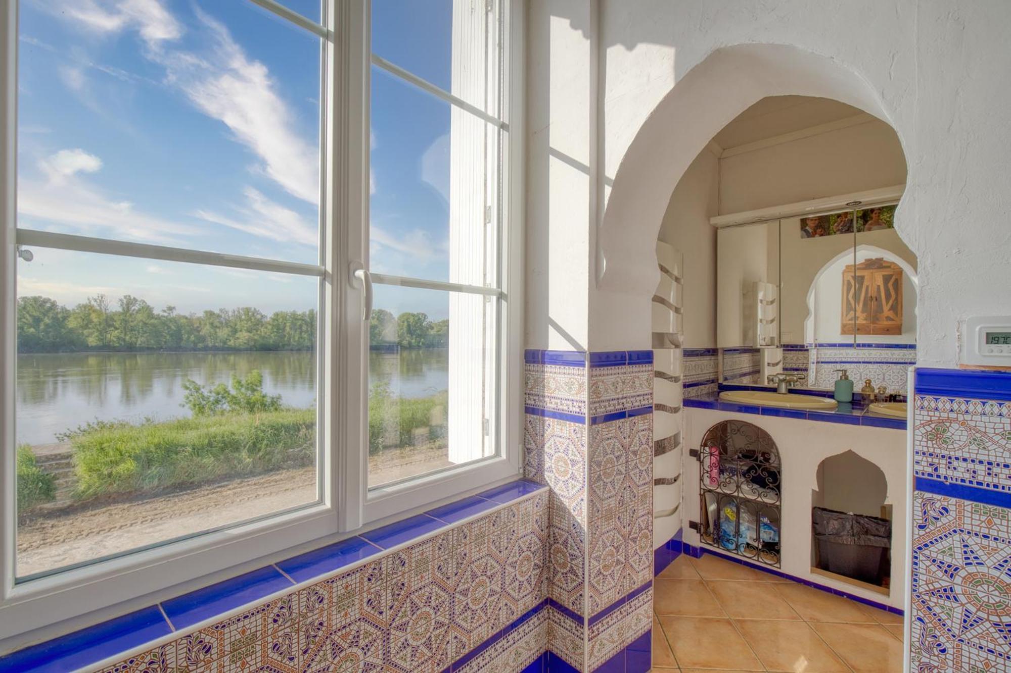 Jacuzzi Et Vue Sur Loire - L'odyssee *