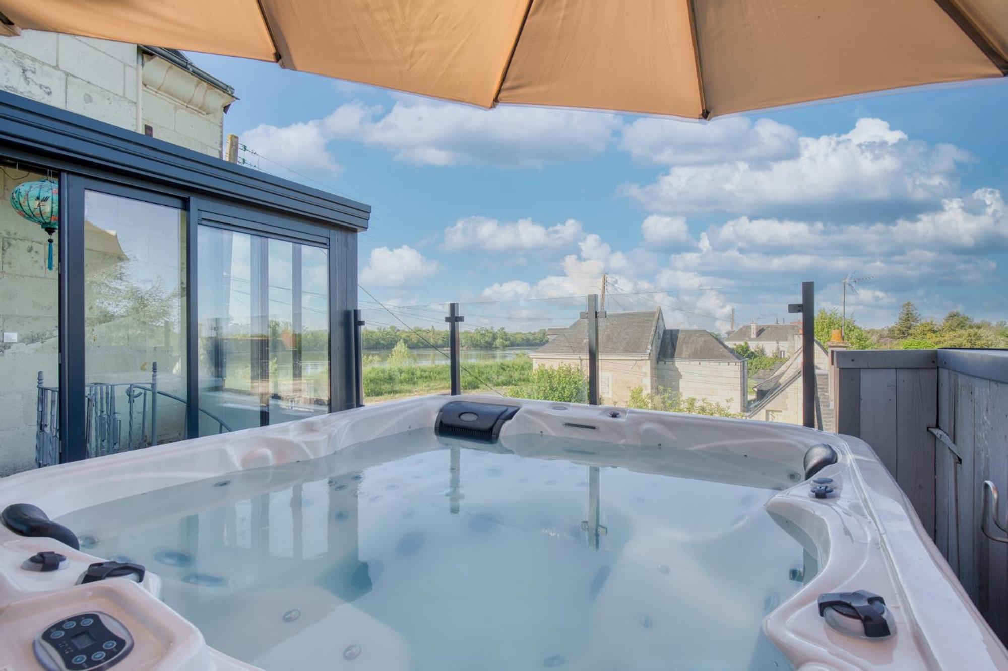 Jacuzzi Et Vue Sur Loire - L'odyssee La Chapelle-sur-Loire