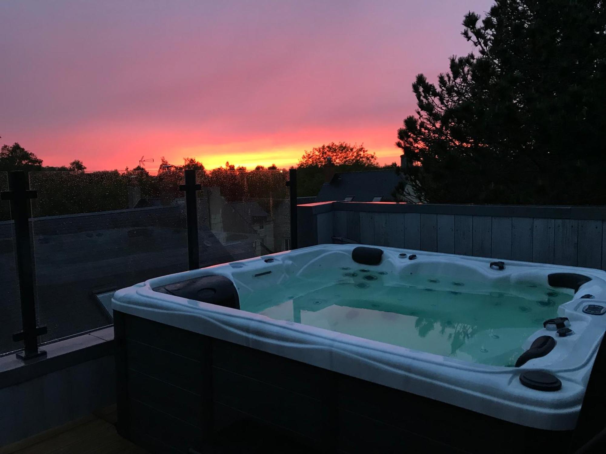 Homestay Jacuzzi Et Vue Sur Loire - L'odyssee La Chapelle-sur-Loire