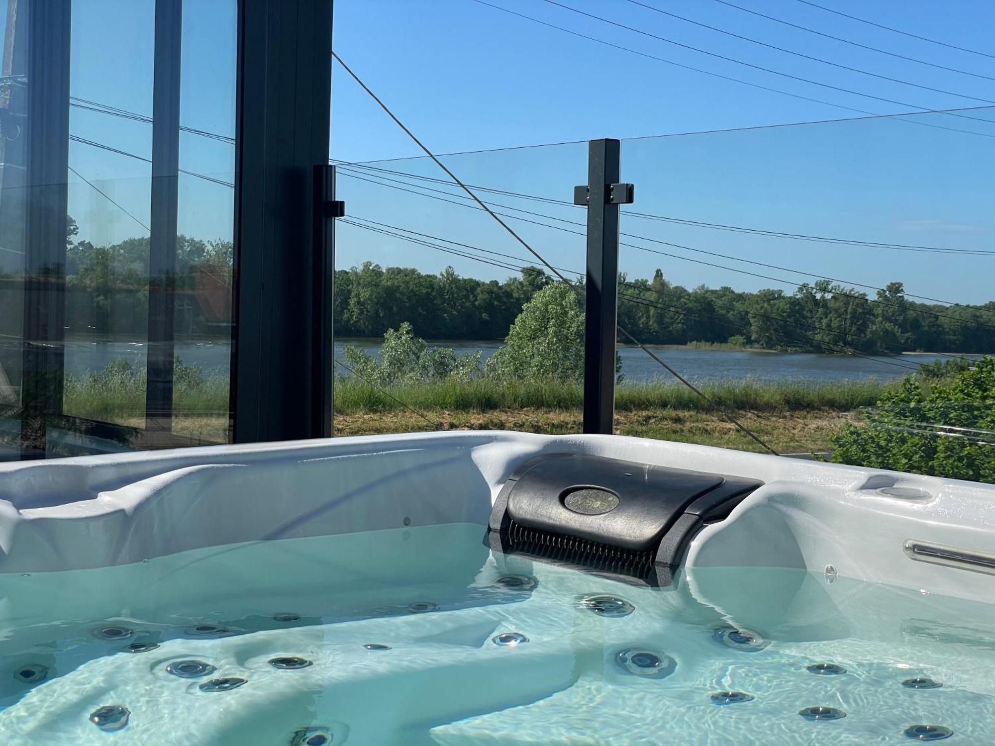 Privatunterkunft Jacuzzi Et Vue Sur Loire - L'odyssee La Chapelle-sur-Loire